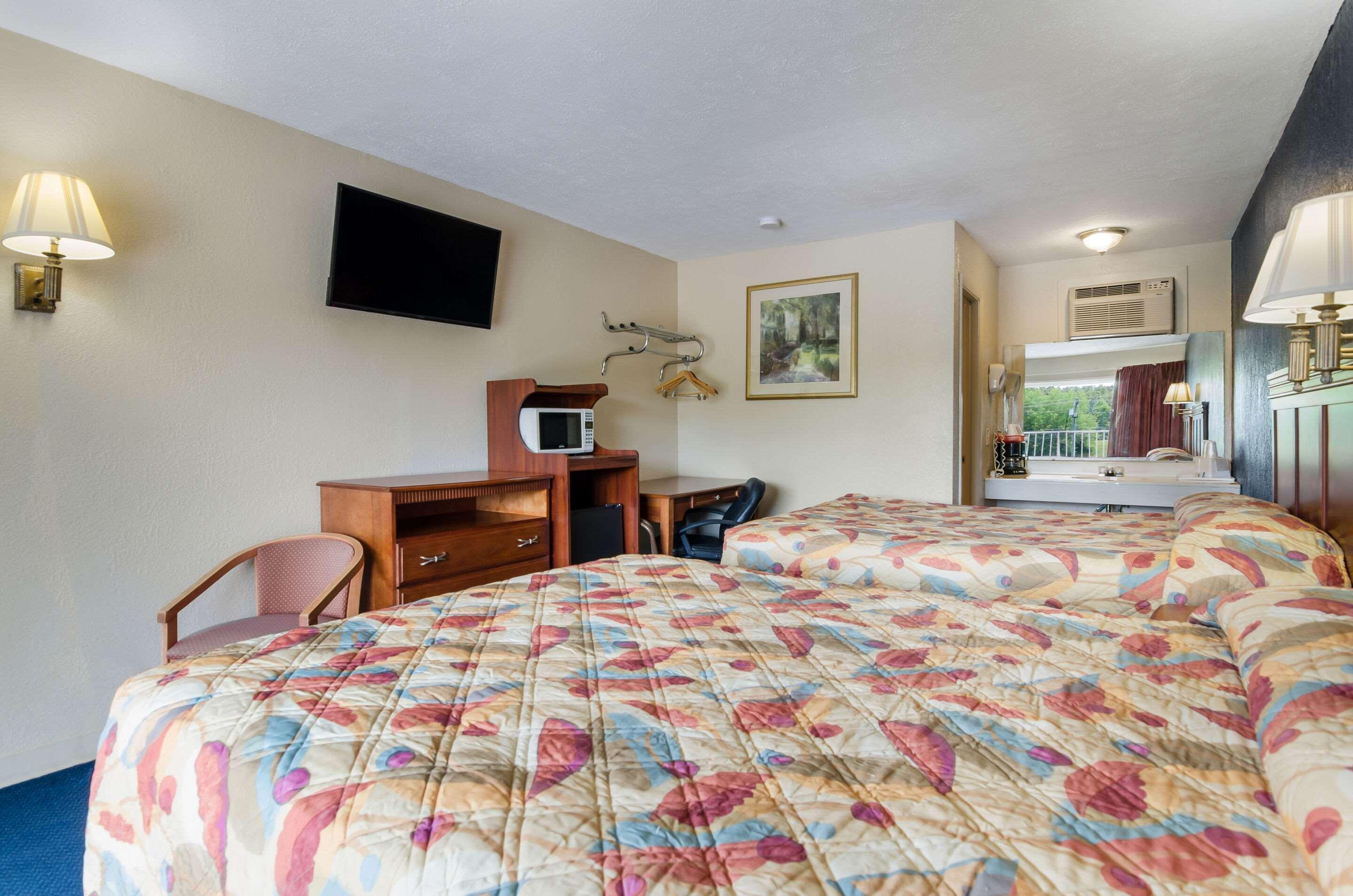 Rodeway Inn Church Hill - Tri Cities Area Екстериор снимка