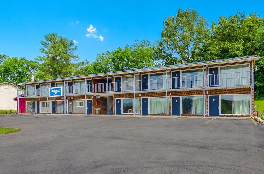 Rodeway Inn Church Hill - Tri Cities Area Удобства снимка