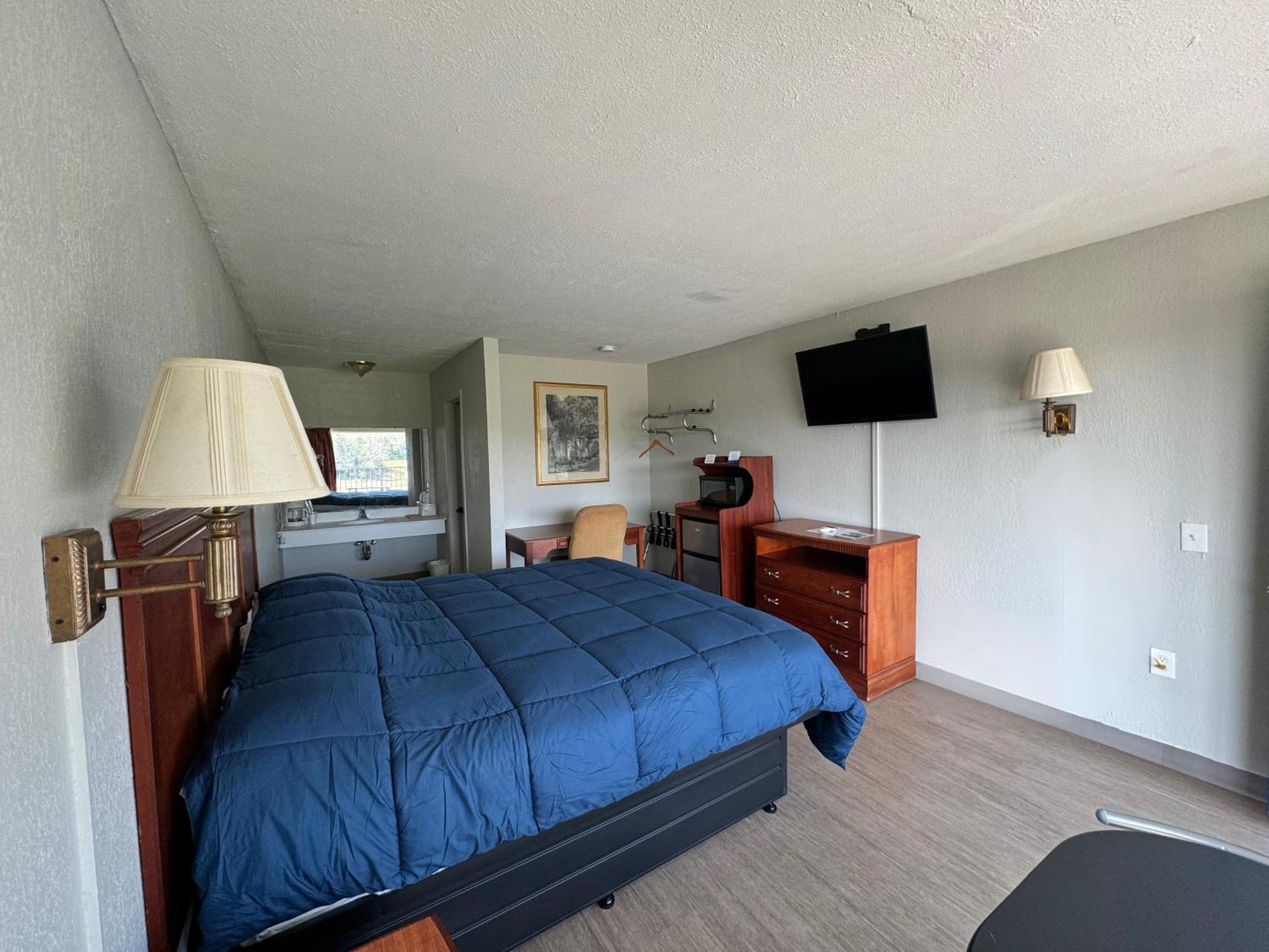 Rodeway Inn Church Hill - Tri Cities Area Екстериор снимка